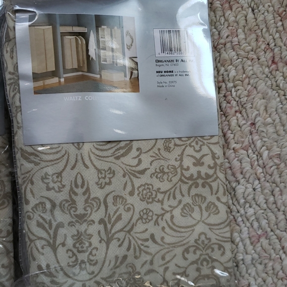 set of 2 suit bags still in package. - Picture 2 of 2